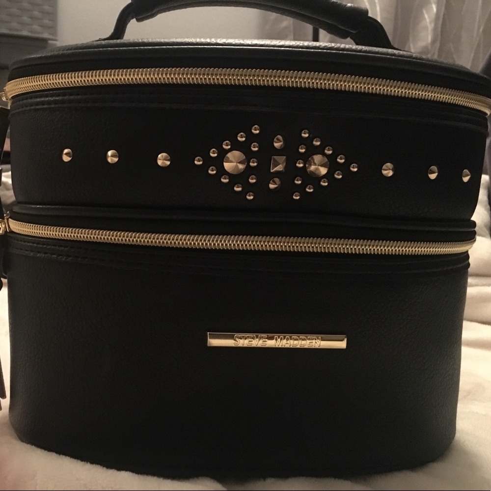 Steve Madden travel makeup case